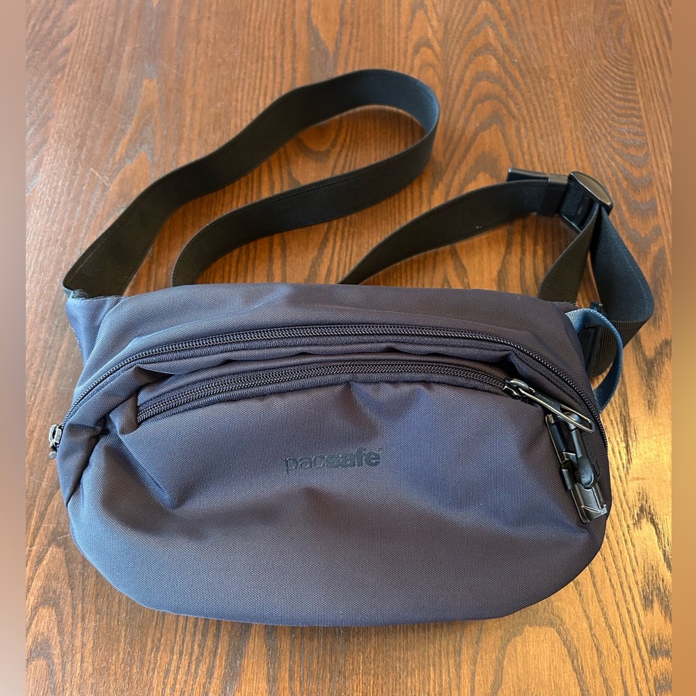 pacsafe RFID antitheft Hip Pack Fanny Pack Crossbody Bag